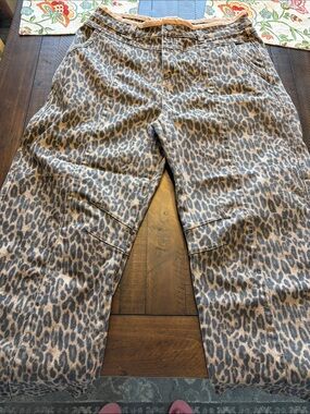 Leopard Print Wide-Leg Jeans in Brown